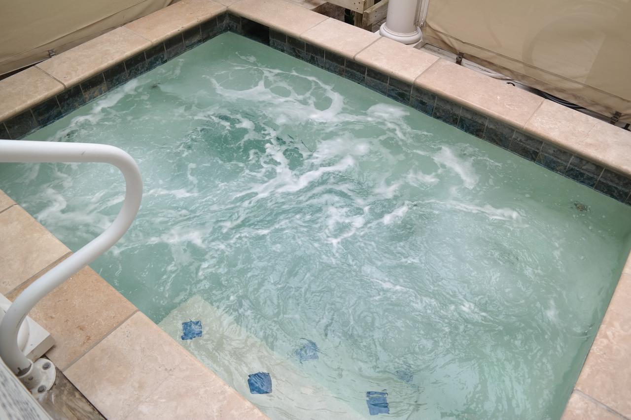 Beach Spa Bed & Breakfast Вирджиния-Бич Экстерьер фото