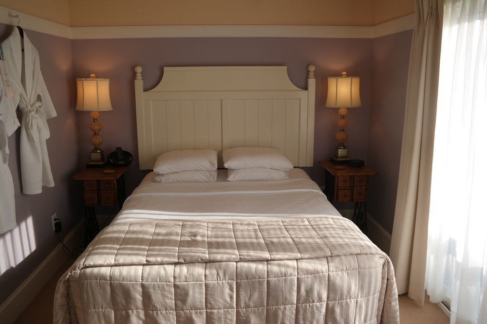 Beach Spa Bed & Breakfast Вирджиния-Бич Экстерьер фото