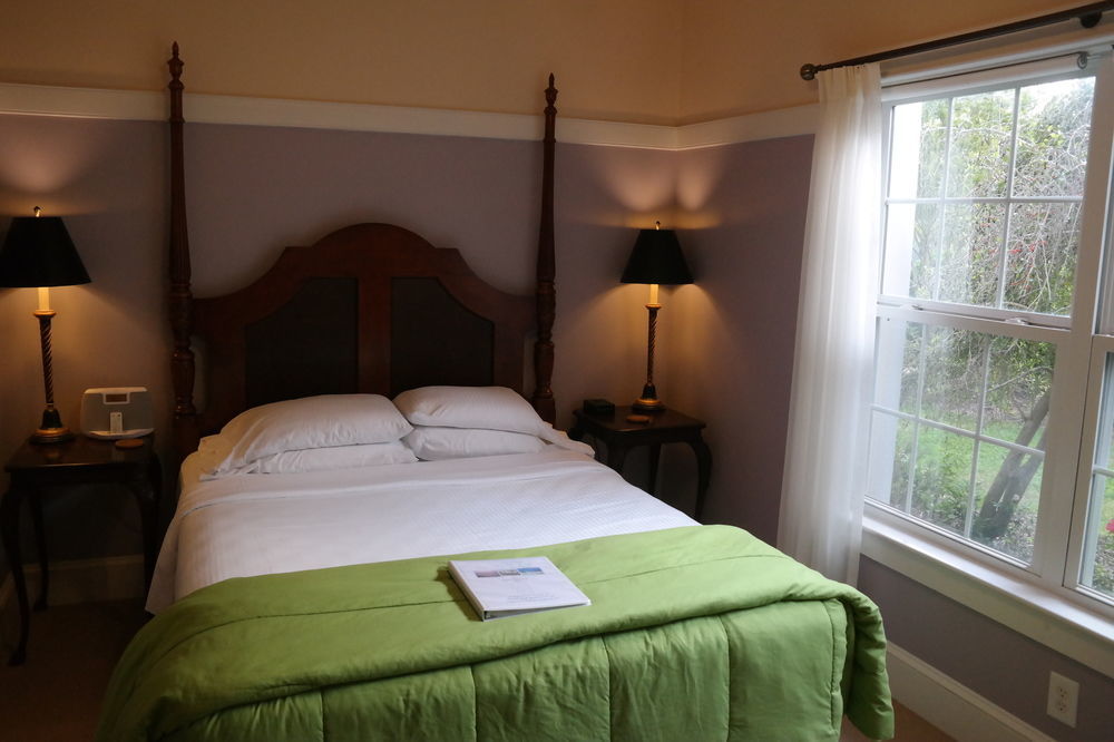 Beach Spa Bed & Breakfast Вирджиния-Бич Экстерьер фото